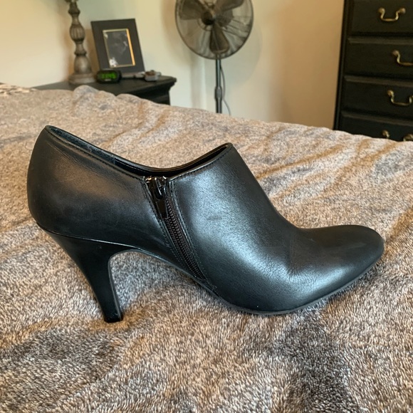 Moda Reflex black booties size 8.5. - Picture 3 of 6